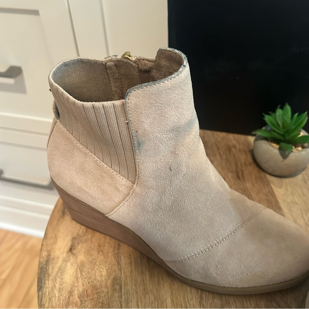 TOMS Cream Suede Joanna Wedge Bootie, Size 8 - Picture 5 of 7